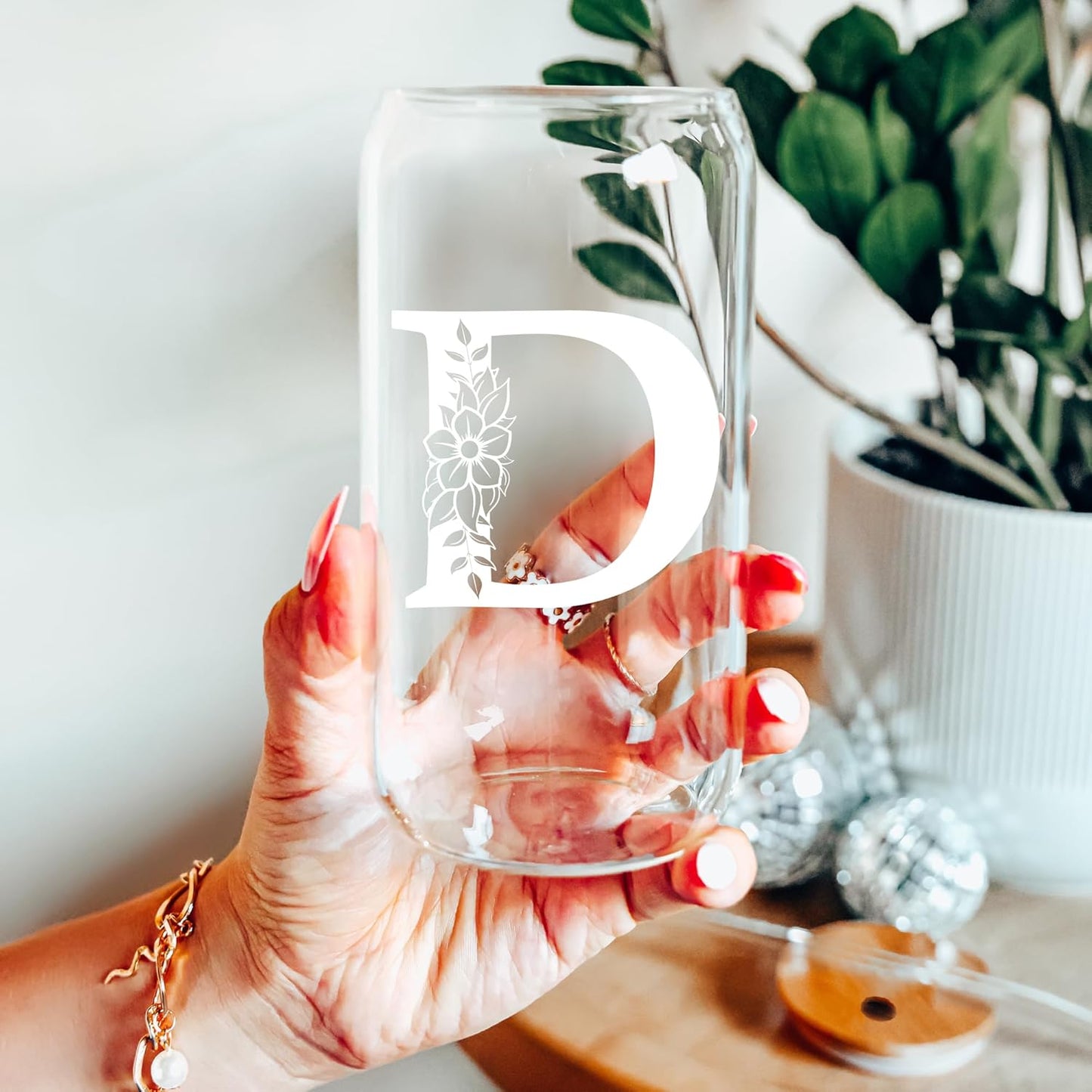 Personalized Gifts for Women, Monogrammed Glass Cups with Lids and Straws, Custom Tumbler, Cute Customized Mug, Aesthetic Stuff, Initial Iced Coffee Cup, Drinking Glasses, Birthday Teacher Gifts, N