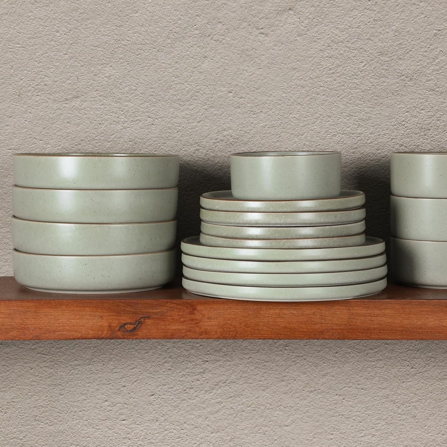 Gibson Elite Gelston Stoneware Matte Reactive Glaze 16 Piece (Service for 4) Plates and Bowl Dinnerware Set - Green