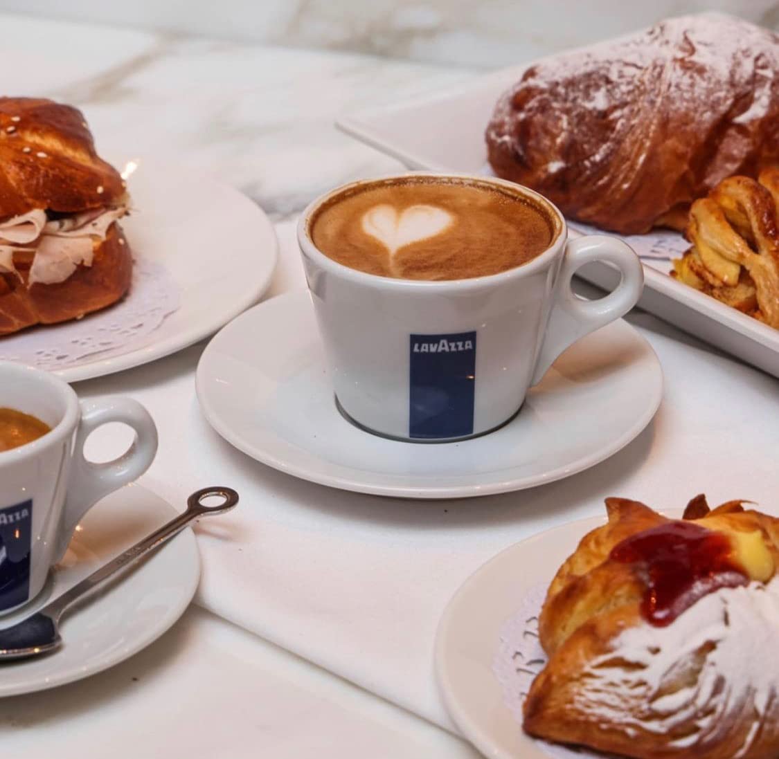 Lavazza Gold Selection Whole Bean Coffee Blend, Light Roast, 2.2 Pound Bag ,Premium Quality, Blended and roasted in Italy,Well balanced, Aromatic Blend with notes of honey and almond