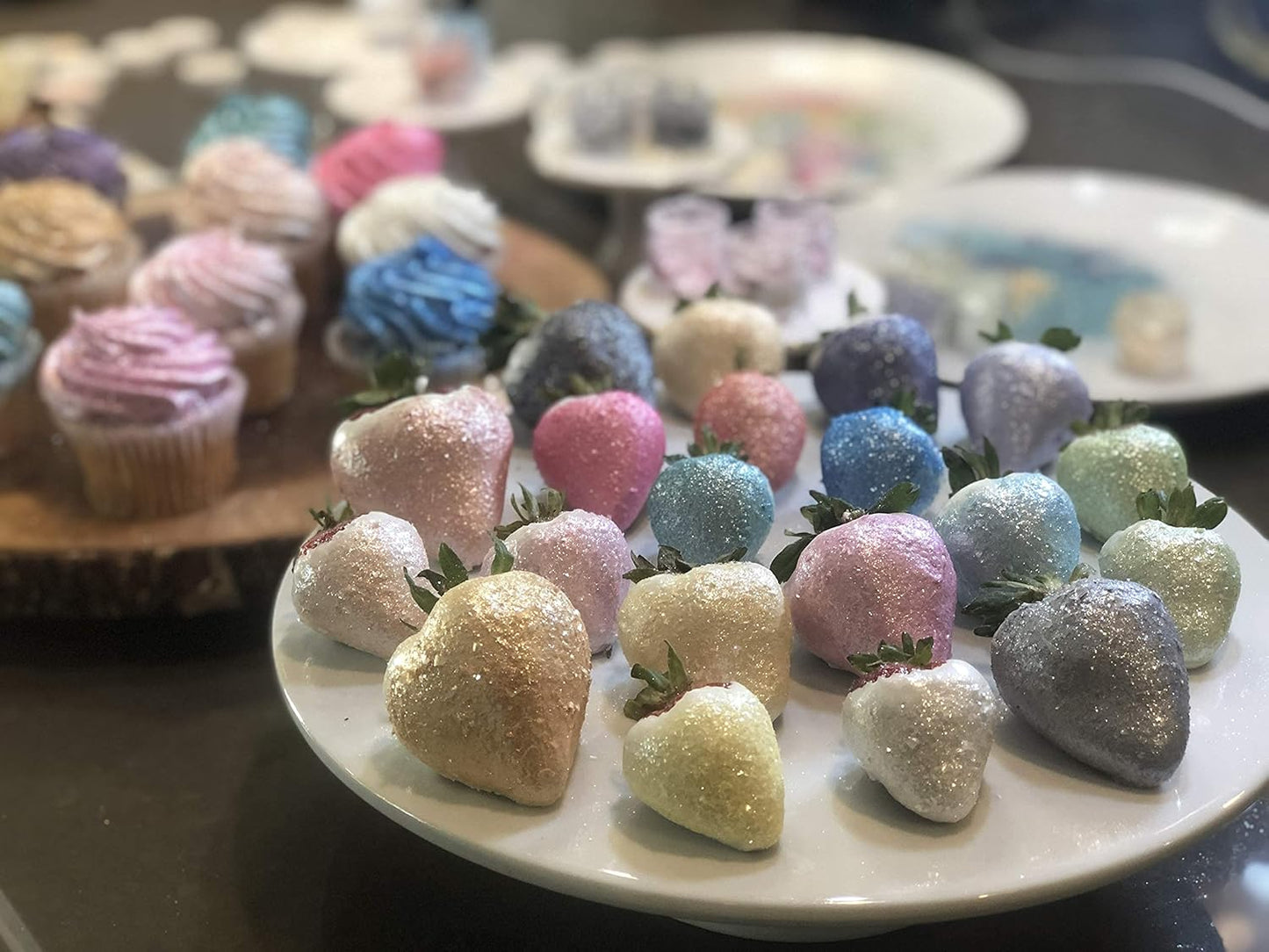 BAKELL Deep Blue Edible Glitter, 25 Grams | TINKER DUST Edible Glitter | KOSHER Certified | 100% Edible Glitter | Cakes, Cupcakes, Cake Pops, Drinks, Dessert Vegan Glitter & Dusts (25g, Deep Blue)