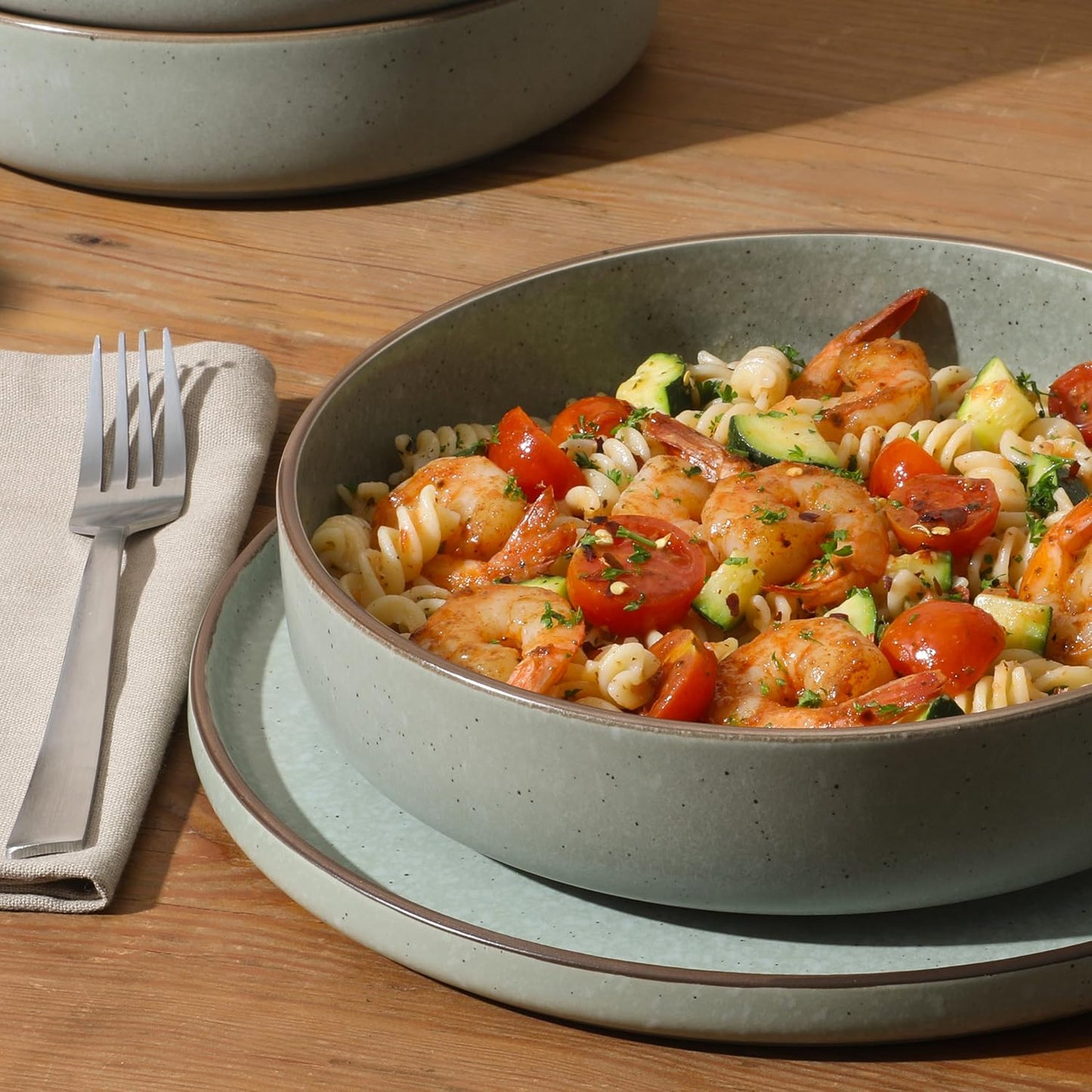 Gibson Elite Gelston Stoneware Matte Reactive Glaze 16 Piece (Service for 4) Plates and Bowl Dinnerware Set - Green